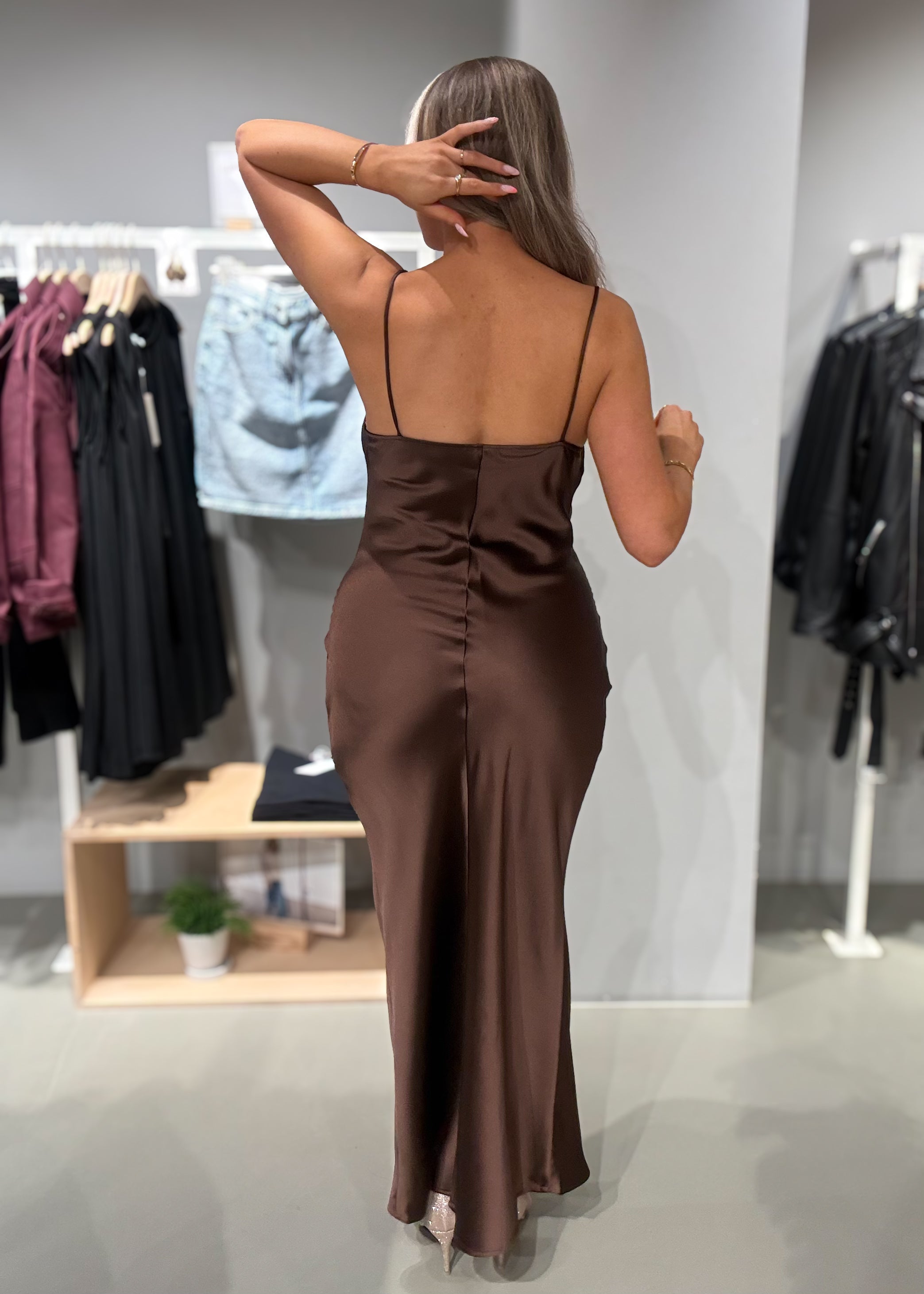 VIHANNE Long Dress - Shaved Chocolate